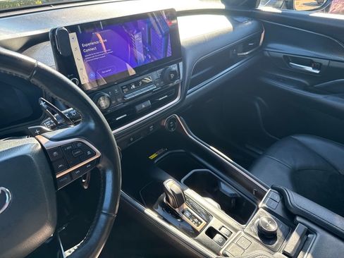 Used 2024 Toyota Grand Highlander AWD Hybrid image 22