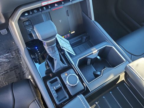 New 2026 Toyota Tundra Limited AWD/4WD image 15
