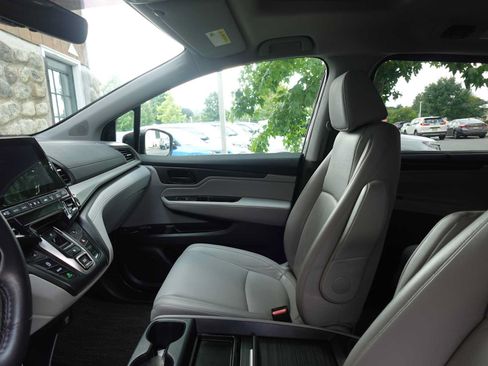 Used 2023 Honda Odyssey EX-L image 13