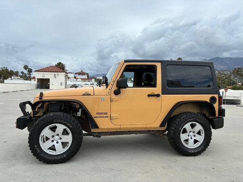 Used 2013 Jeep Wrangler Sport AWD/4WD image 3