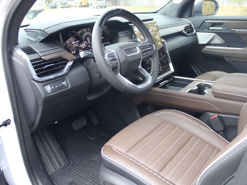 New 2026 GMC Acadia Denali Ultimate w/ LPO, All-Weather Package image 11