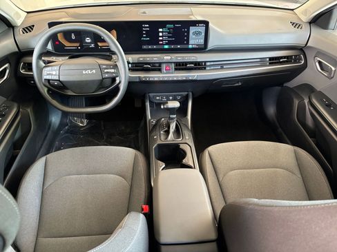 Used 2025 Kia K4 FWD image 32