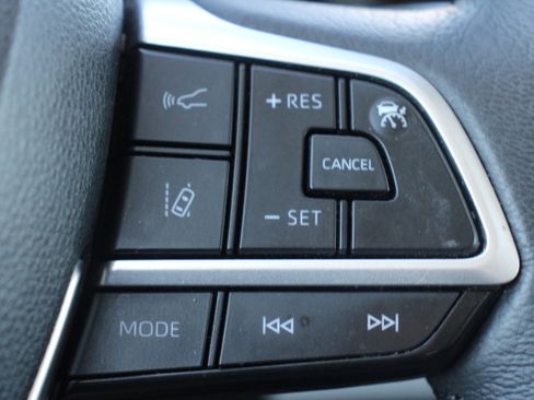 Certified 2025 Toyota Sienna XLE w/ XLE Plus Package FWD image 27