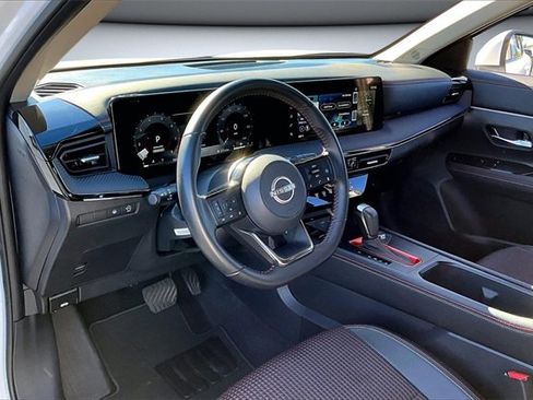 Certified 2025 Nissan Kicks SR image 16