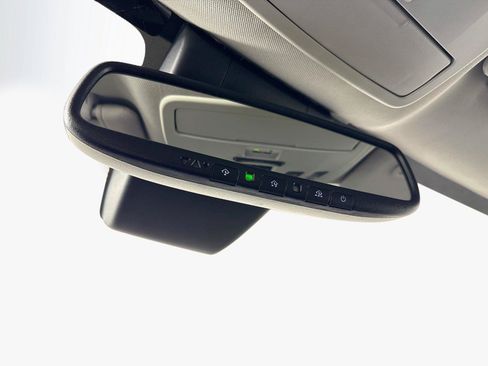 Certified 2025 Toyota Sienna XLE FWD image 23