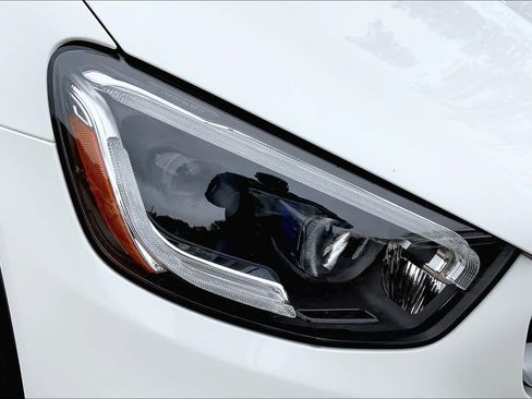 Used 2020 Mercedes-Benz GLC 300 4MATIC image 25