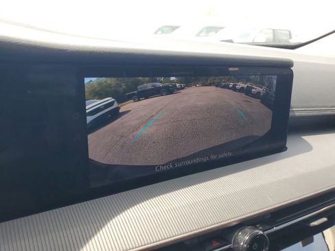 New 2025 Nissan Murano SV image 16