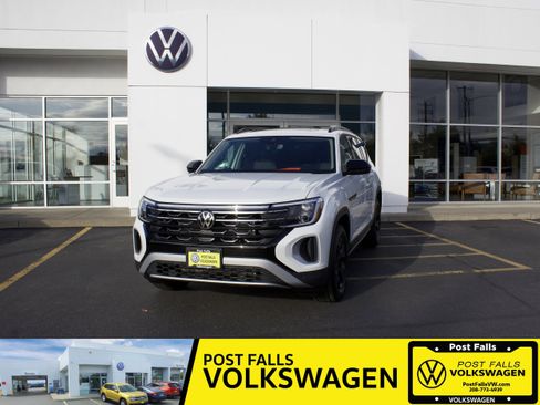 New 2026 Volkswagen Atlas Peak Edition image 1