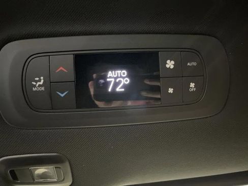 New 2026 Chrysler Pacifica Select image 33