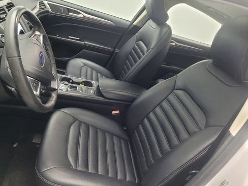 Used 2019 Ford Fusion SEL image 17