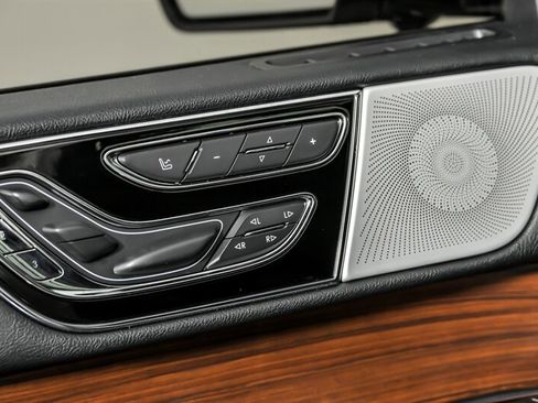 Used 2021 Lincoln Navigator Reserve image 16