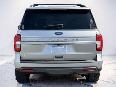 Used 2022 Ford Expedition Max XLT AWD/4WD image 3