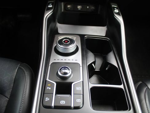 Certified 2023 Kia Sorento EX image 38