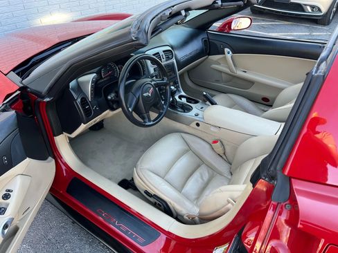Used 2005 Chevrolet Corvette Coupe w/ Preferred Equipment Group image 25