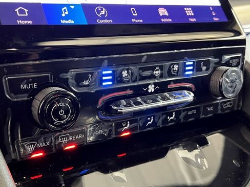 New 2025 Jeep Grand Cherokee Overland w/ Adv Protech Group III image 21