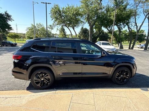 Used 2023 Volkswagen Atlas SE w/ Panoramic Sunroof Package AWD/4WD image 7