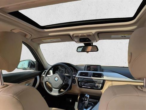 Used 2017 BMW 320i Sedan RWD image 19
