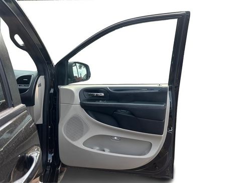 Used 2015 Dodge Grand Caravan SE FWD image 28