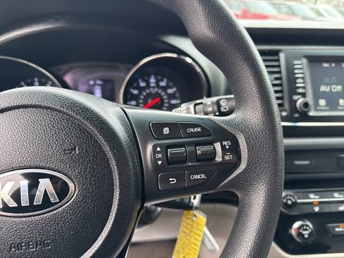 Used 2021 Kia Sedona LX image 24