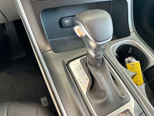 Certified 2024 Kia Carnival LX FWD image 22