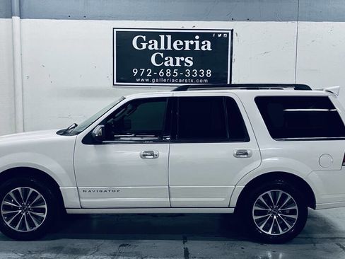 Used 2015 Lincoln Navigator 2WD image 1