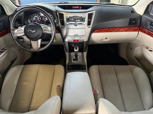Used 2010 Subaru Legacy 2.5i Limited AWD/4WD image 9