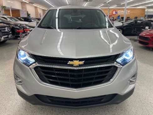 Used 2019 Chevrolet Equinox LT FWD image 3
