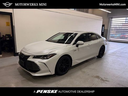 Used 2019 Toyota Avalon Limited w/ All Weather Liner Package FWD image 1