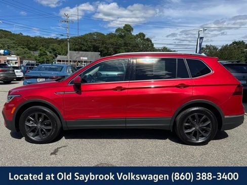 Certified 2022 Volkswagen Tiguan SE image 8