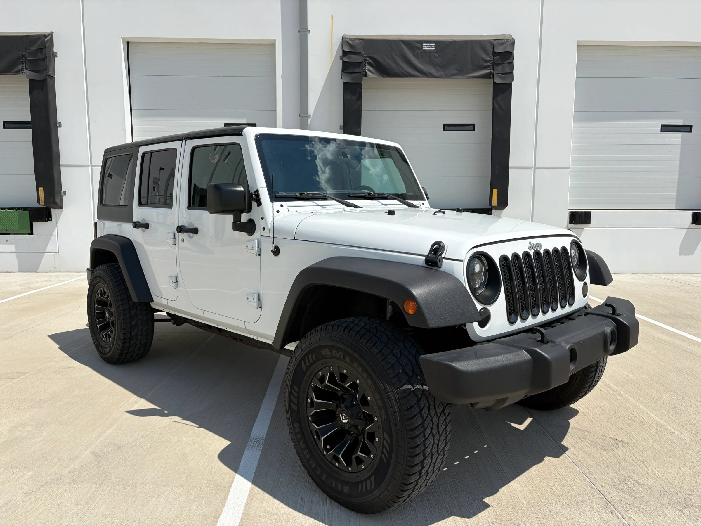 Used 2016 Jeep Wrangler Unlimited Sport w/ Connectivity Group AWD/4WD image 1