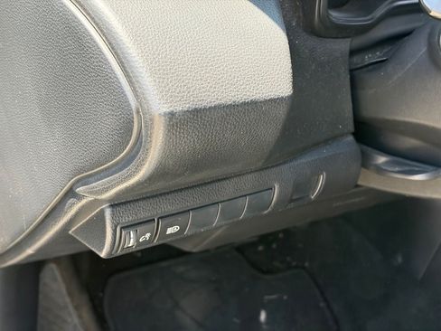 Used 2020 Toyota Corolla LE FWD image 8