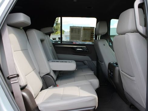 Used 2025 Chevrolet Tahoe Z71 w/ Comfort Package AWD/4WD image 38