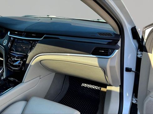 Used 2017 Cadillac XTS Luxury w/ Driver Awareness Package image 25