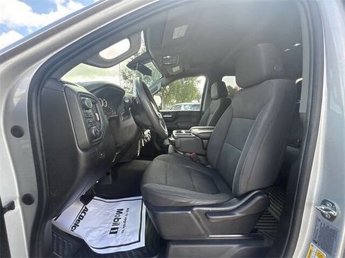 Used 2022 Chevrolet Silverado 2500 Custom w/ Custom Convenience Package image 18