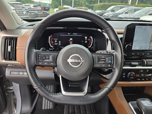 Used 2022 Nissan Pathfinder Platinum w/ Cargo Package AWD/4WD image 19