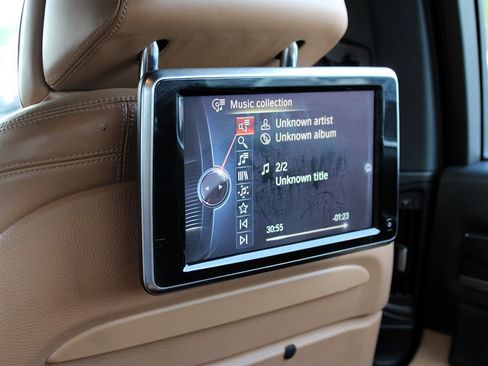 Used 2013 BMW 750Li image 23