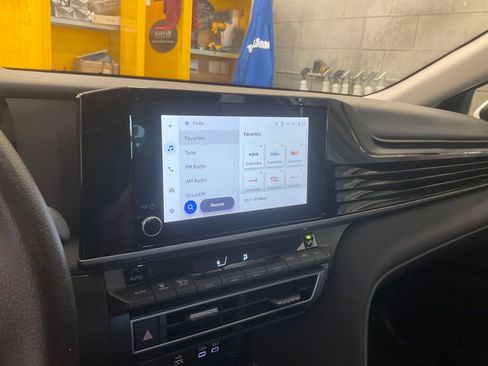 Used 2025 Toyota Camry LE FWD image 19