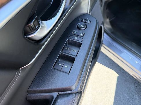 Used 2021 Honda CR-V EX-L image 10