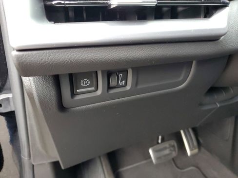 Used 2024 Cadillac XT4 Sport w/ Cold Weather Package image 9