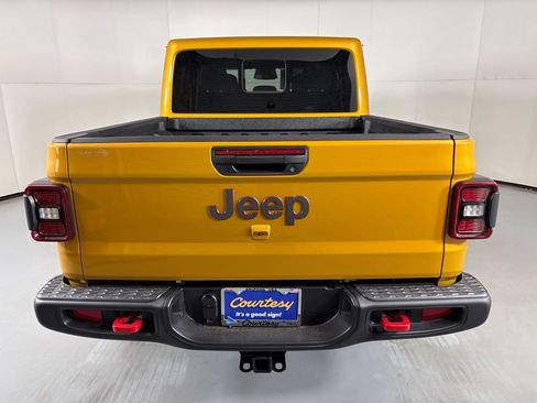 New 2026 Jeep Gladiator Rubicon w/ Steel Power Dome Hood Package AWD/4WD image 7