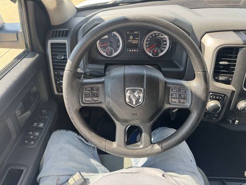 Used 2017 RAM 1500 Express AWD/4WD image 17