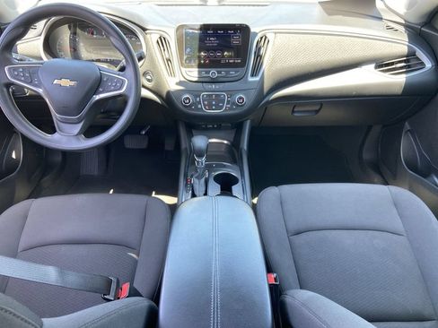 Used 2023 Chevrolet Malibu LT FWD image 15