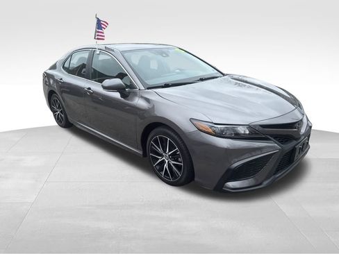 Used 2023 Toyota Camry SE image 28