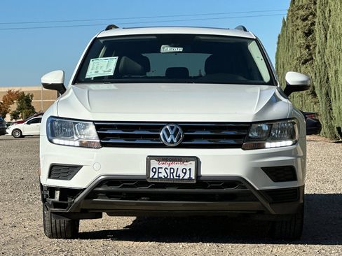 Used 2021 Volkswagen Tiguan SE w/ Panoramic Sunroof Package image 9