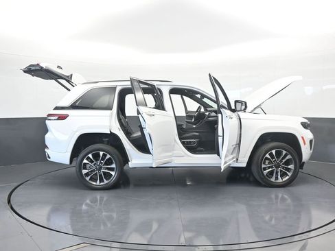 Used 2024 Jeep Grand Cherokee Overland w/ Adv Protech Group III image 81