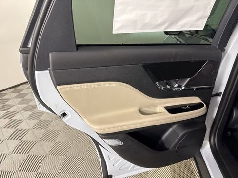 New 2026 Lincoln Corsair Premiere image 18