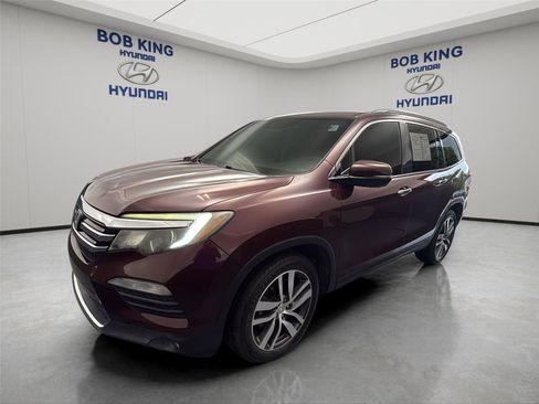 Used 2016 Honda Pilot Touring image 1