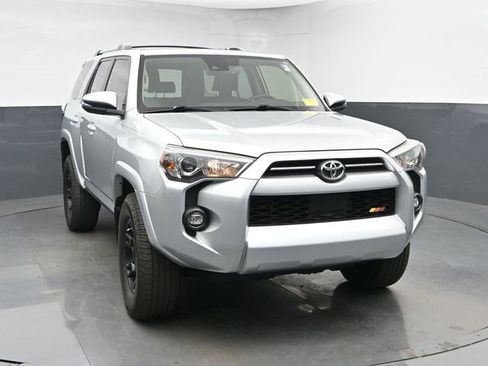 Used 2021 Toyota 4Runner SR5 Premium w/ Moonroof Package AWD/4WD image 2