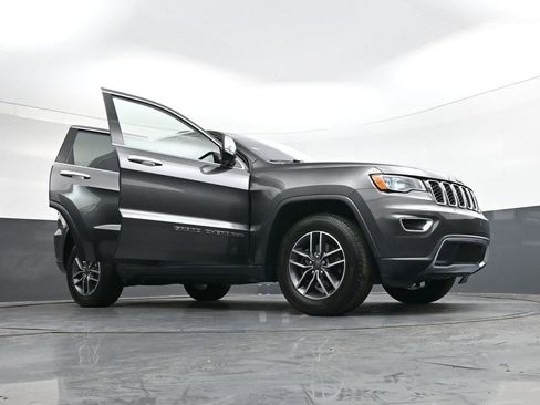 Used 2020 Jeep Grand Cherokee Limited w/ Luxury Group II image 39