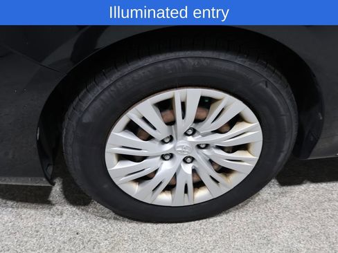 Used 2012 Toyota Camry LE image 8